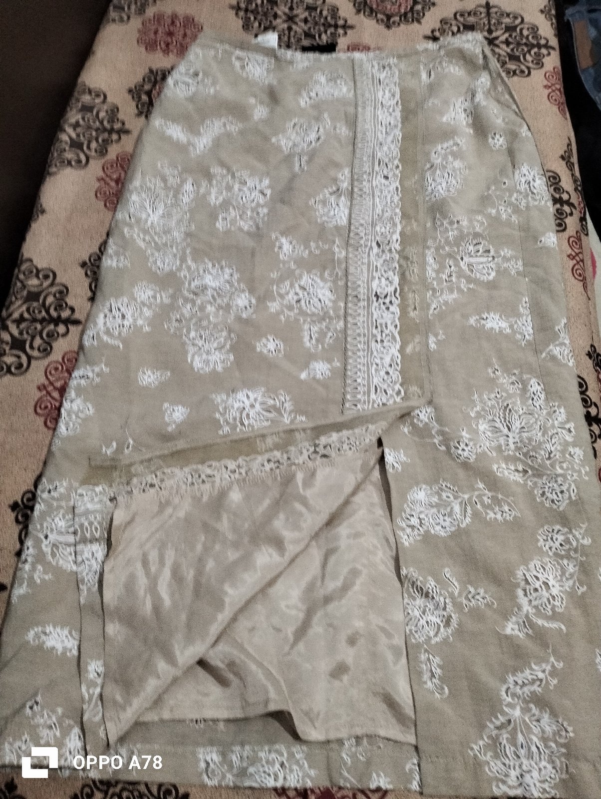 Tunique longue beige fleurie