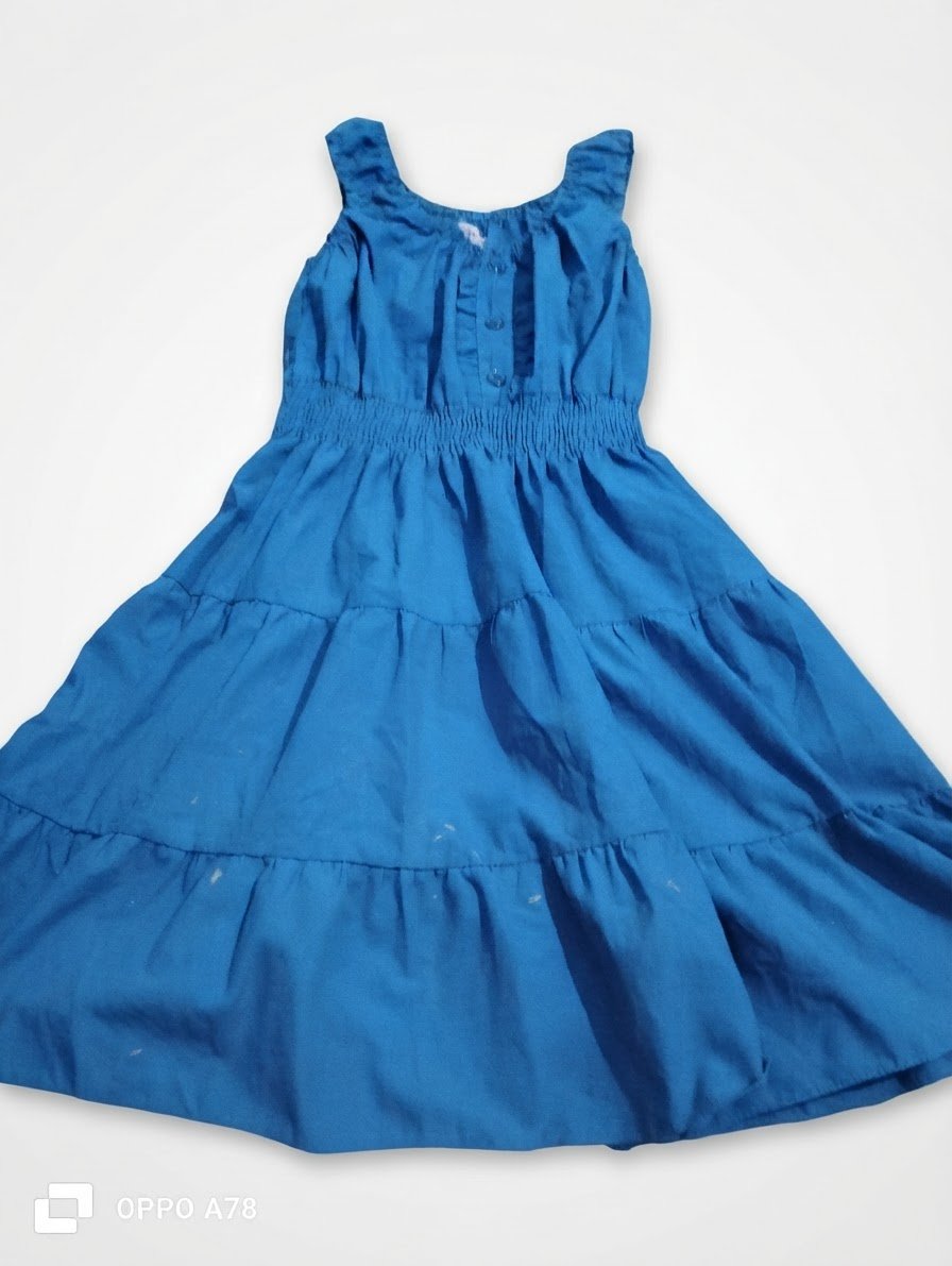 Robe bleue sans manches