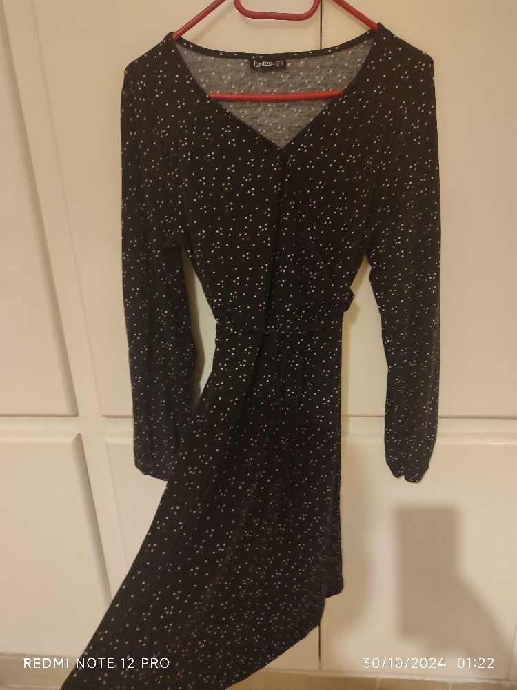 Robe noir à pois 