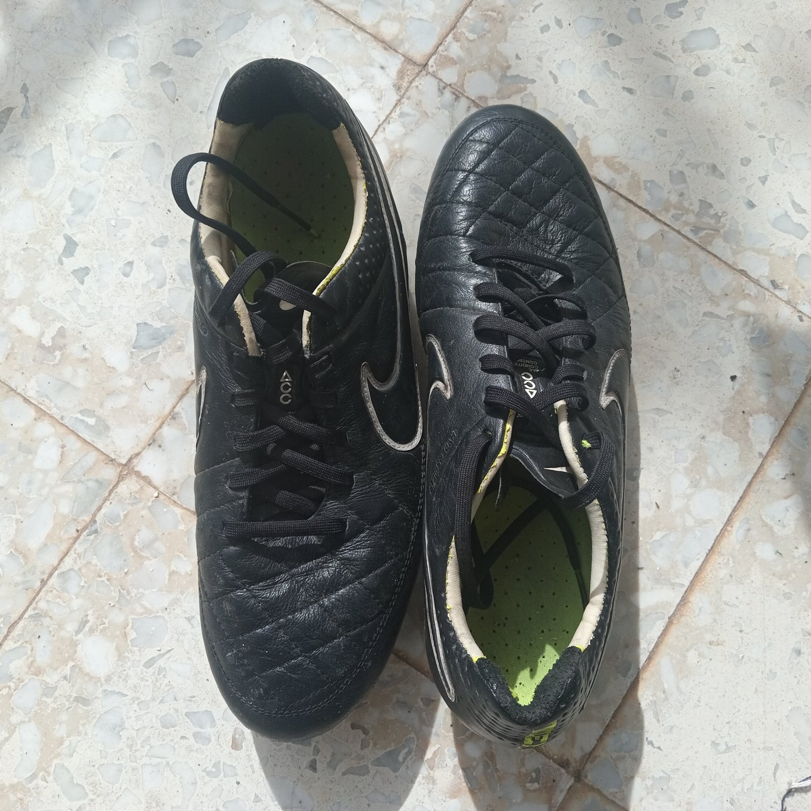 CRAMPON NIKE TIEMPO LEGEND