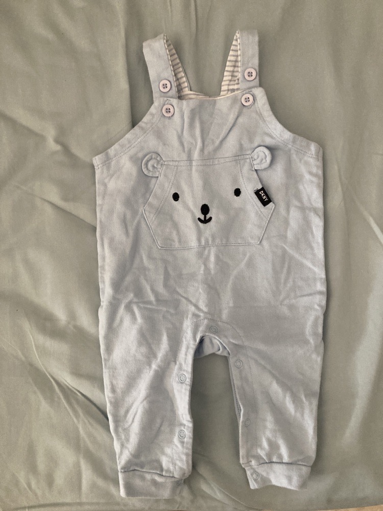 salopette bebe DKNY 3-6mois