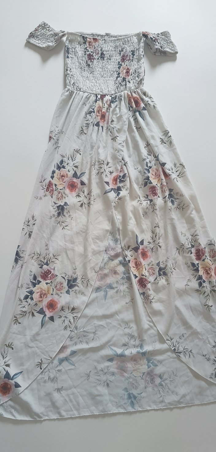 Robe blanc cassé fleurie peu porté 