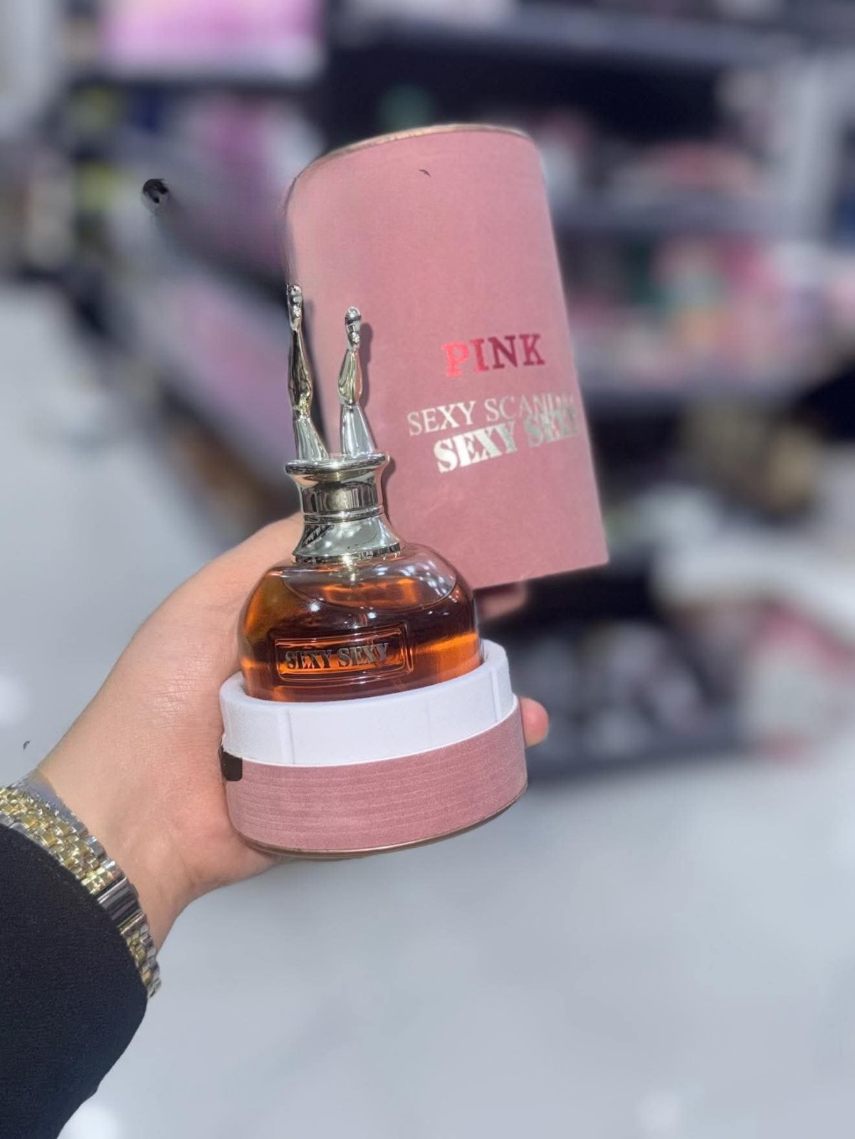 Parfum scandal Sexy 
