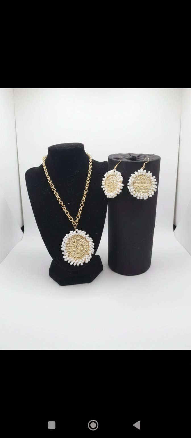 Parure doré avec perle