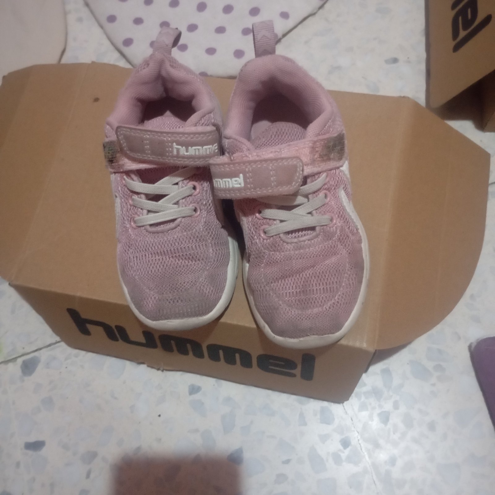Baskets hummel