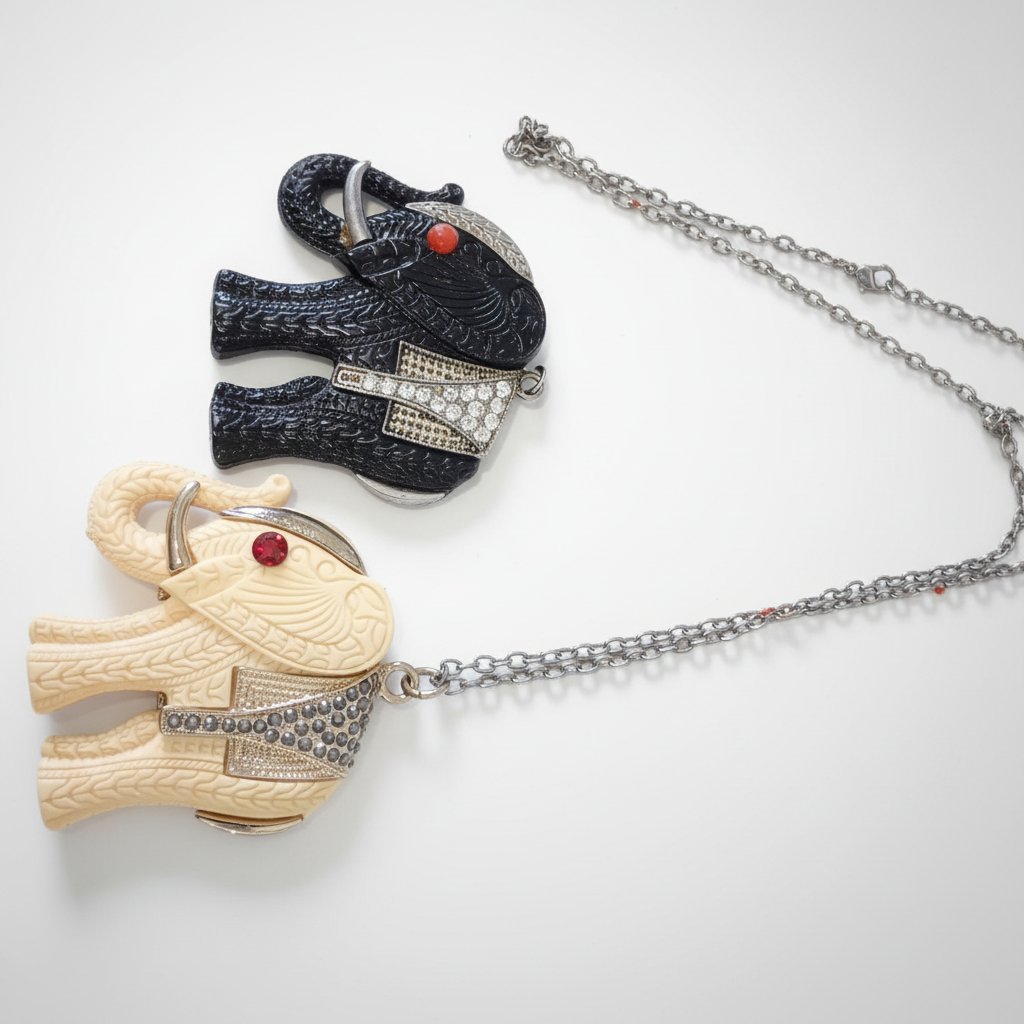 Colier avec 2 pendentifs elephant 