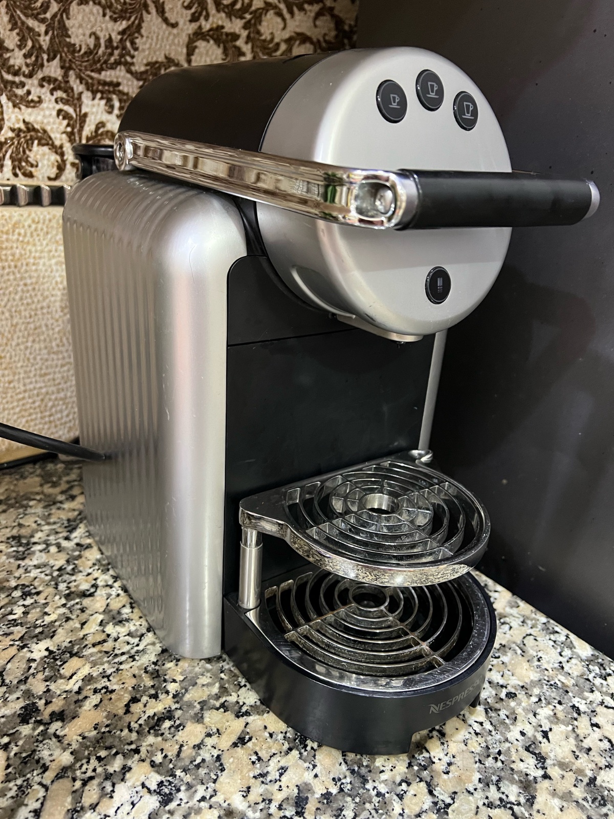Machine nespresso zenius pro 