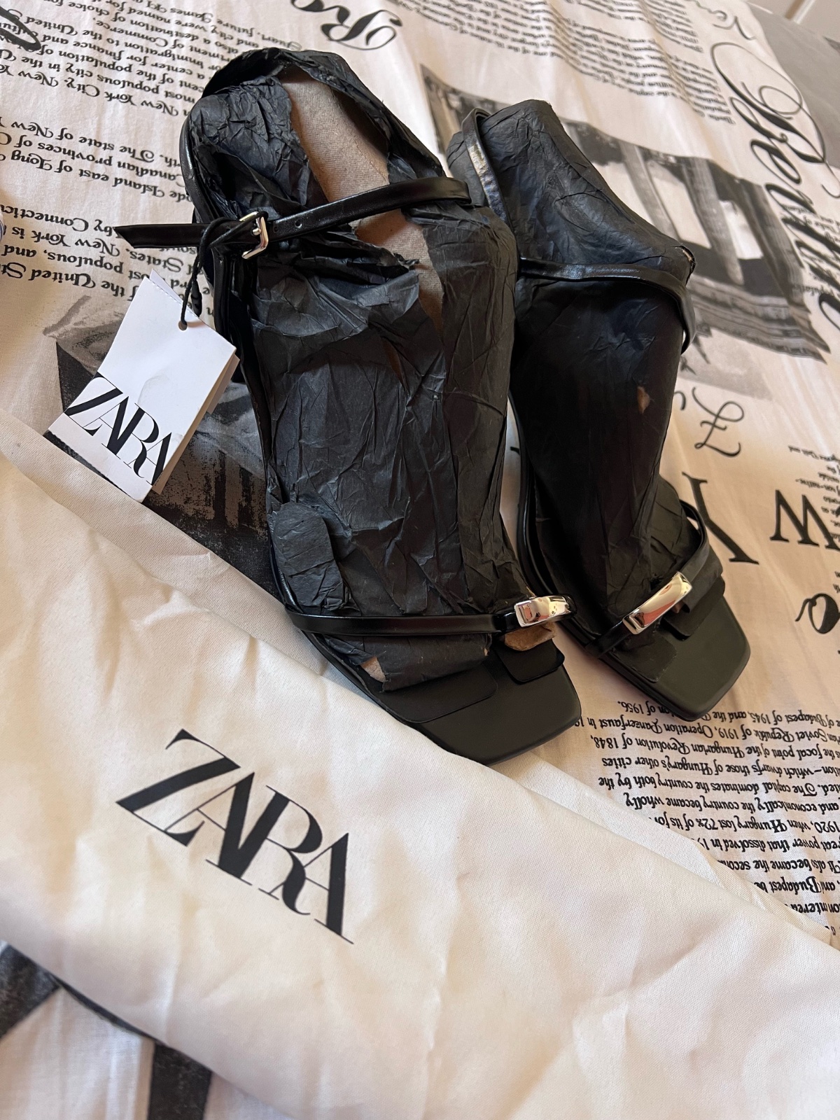 Talon noir zara avec etiquette 