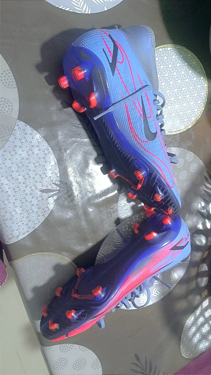 A vendre crampon nike peu utilisé 