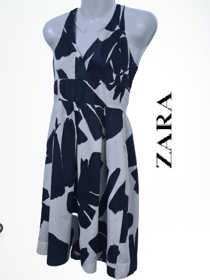  jolie 👗 blanche de la marque ZARA imprimé feuille Noir