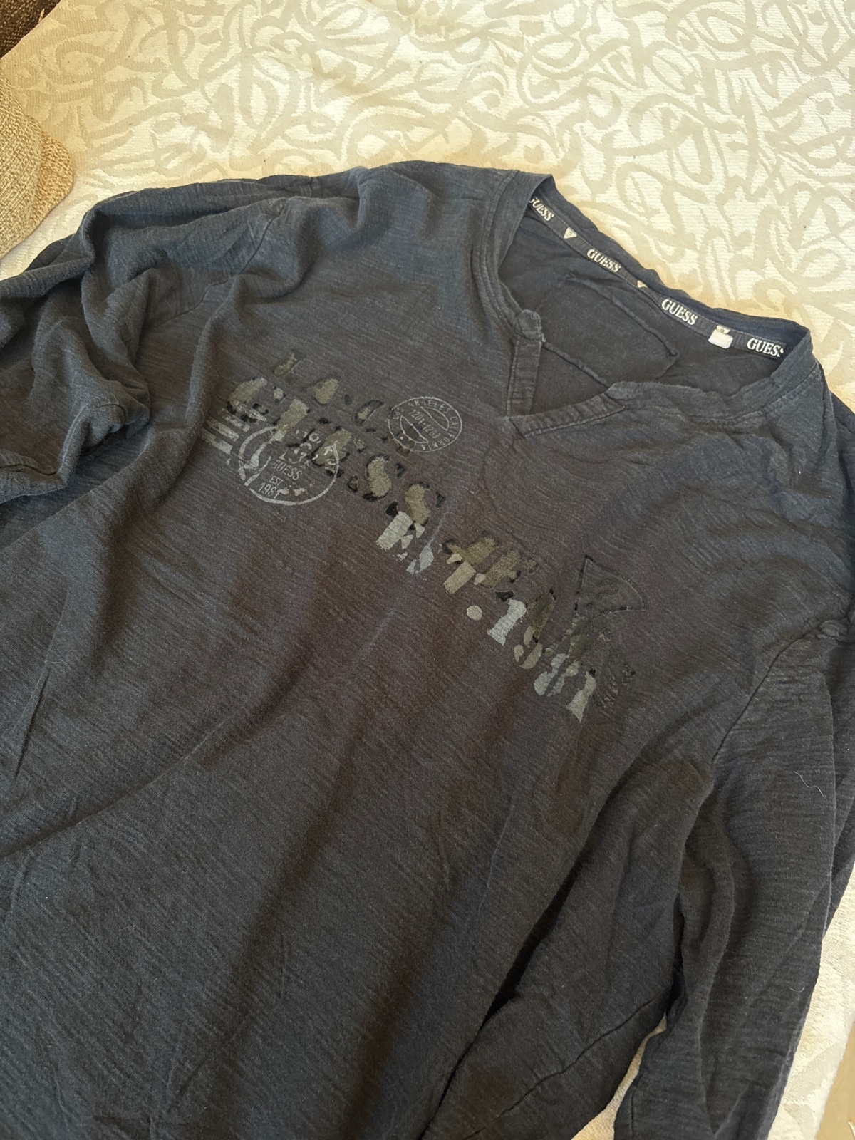 T shirt guess