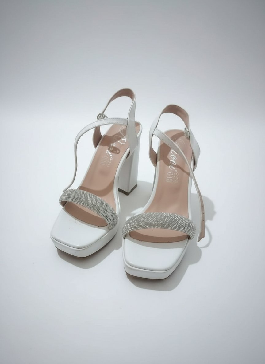 Sandales blanches à talons avec strass – Élégantes
