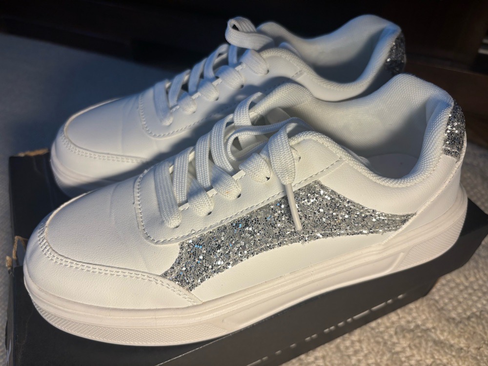 Baskets blanches Shein avec paillettes argentées toutes neuves