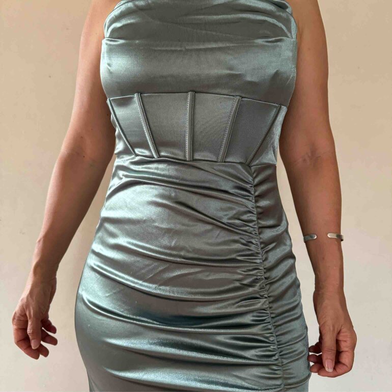 Magnifique robe soirée en satin 