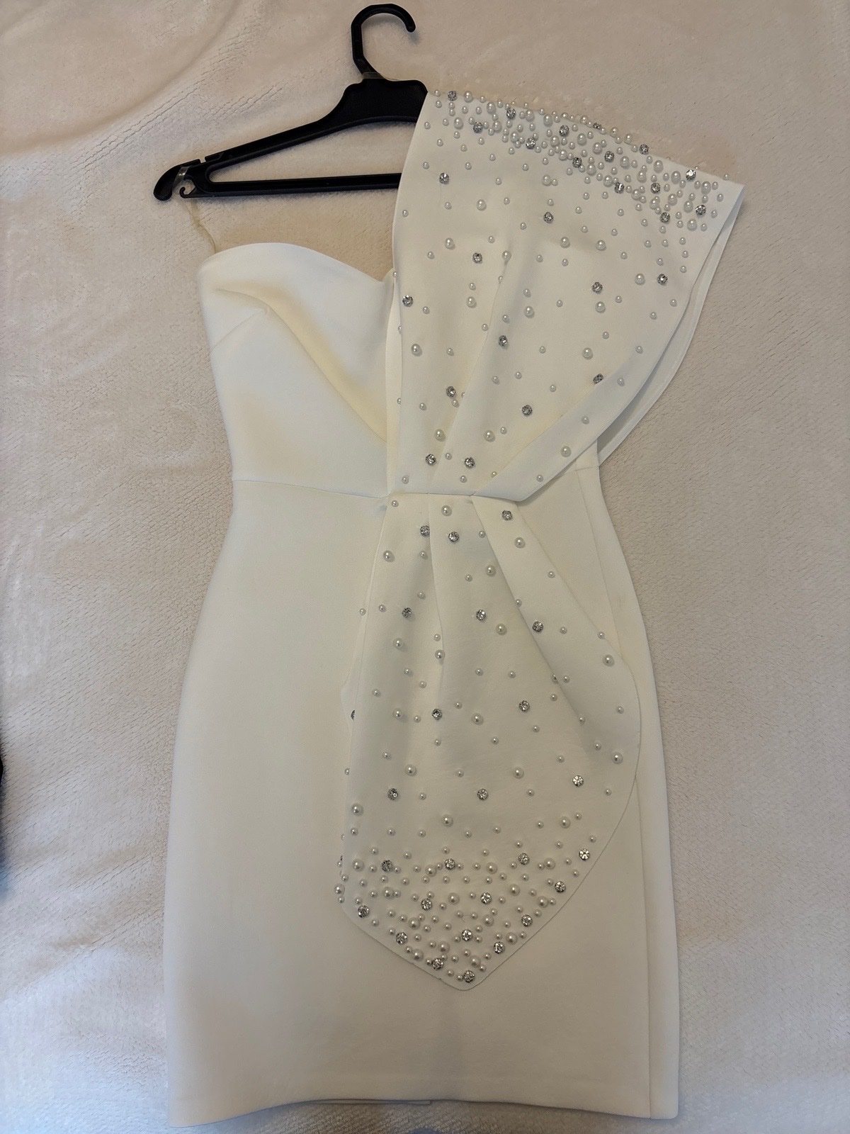Robe blanche brodée