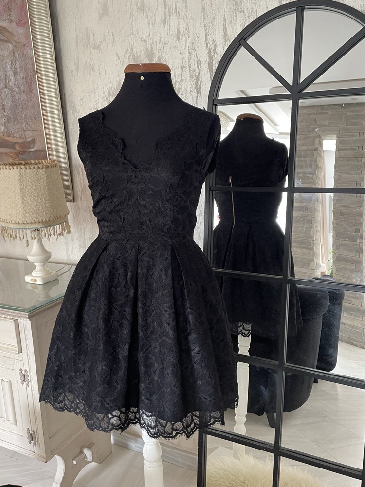 robe H&M noire à dentelle 