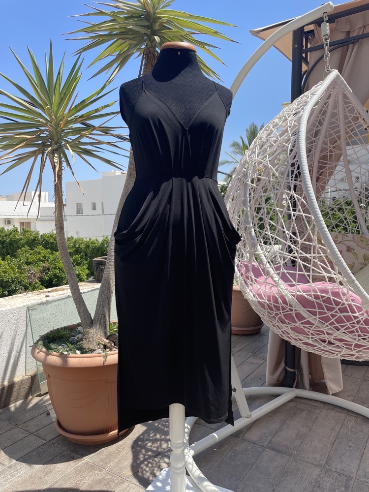 robe noire très chic 