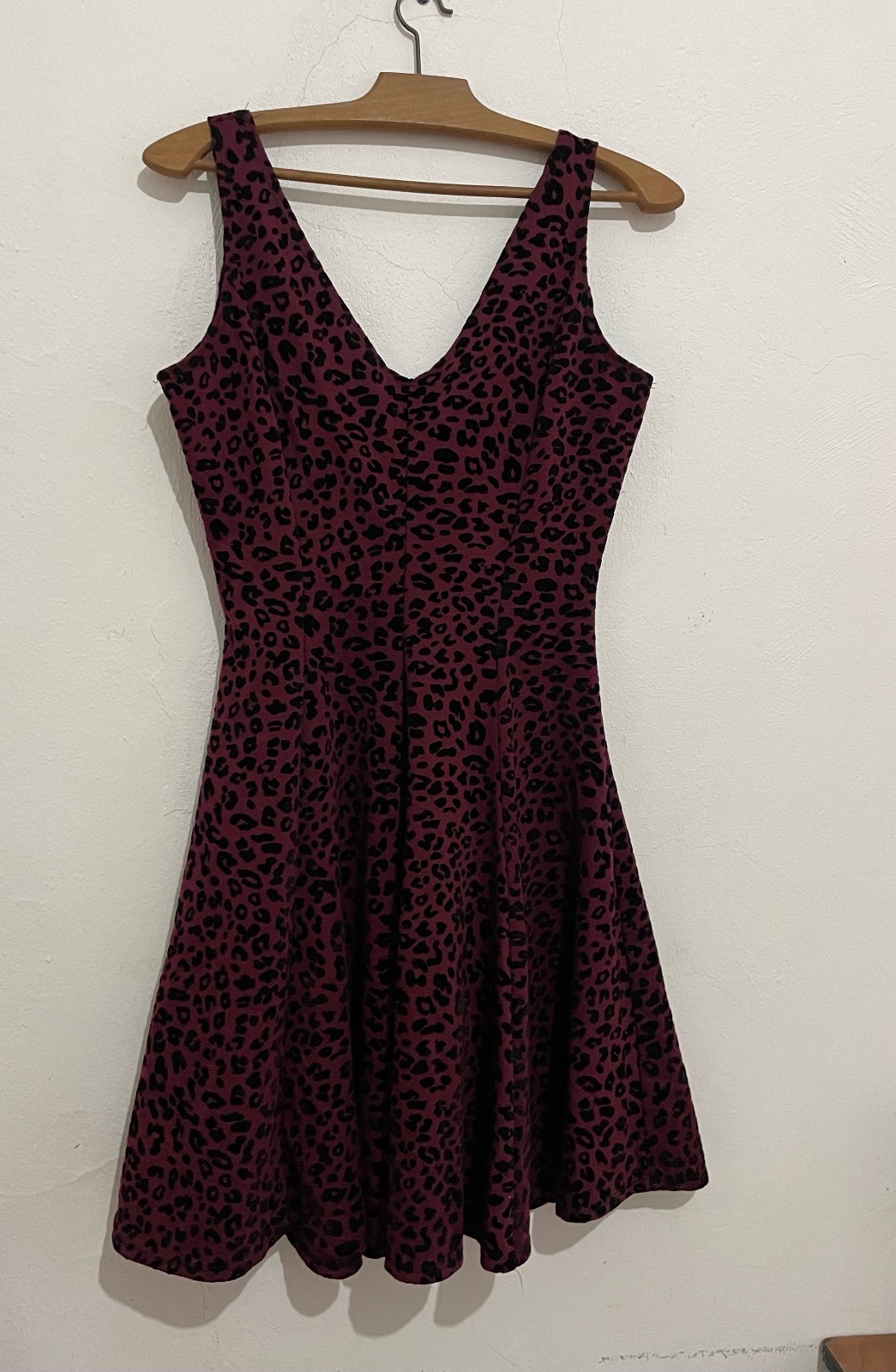Robe bordeaux imprimé léopard noir