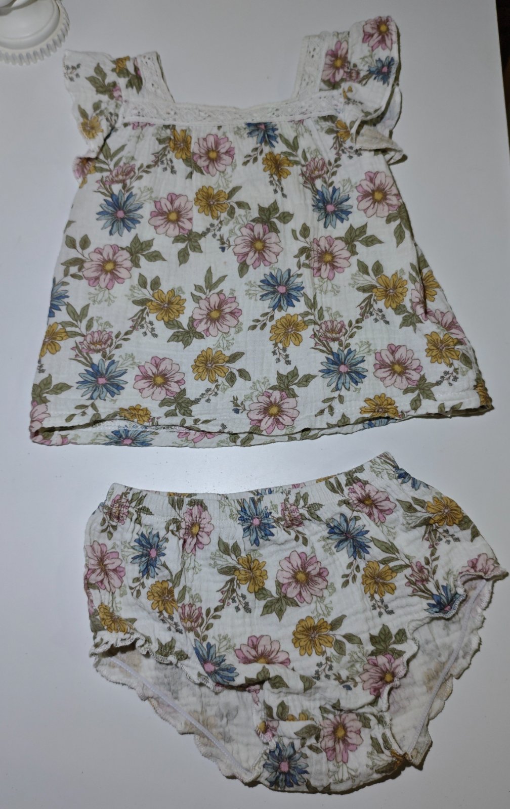 Baby girl's two-piece floral outfit