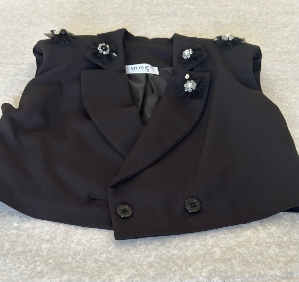 Blazer noir avec perles