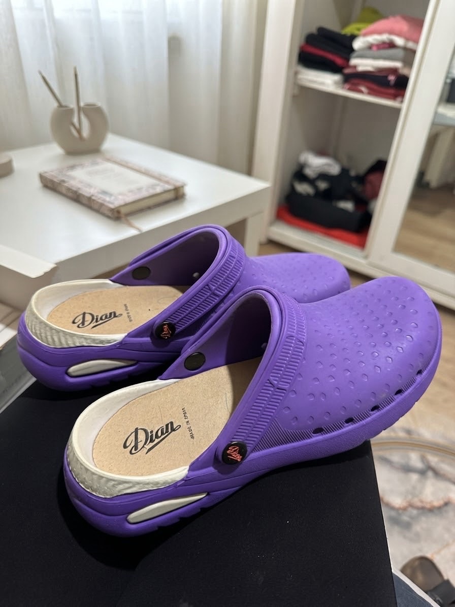 Le sabot médical Dian EVA Soft Violet. 