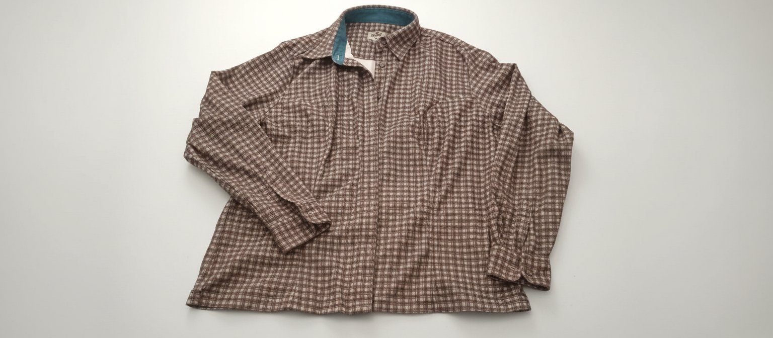 Sur Chemise carreaux couleur grège 