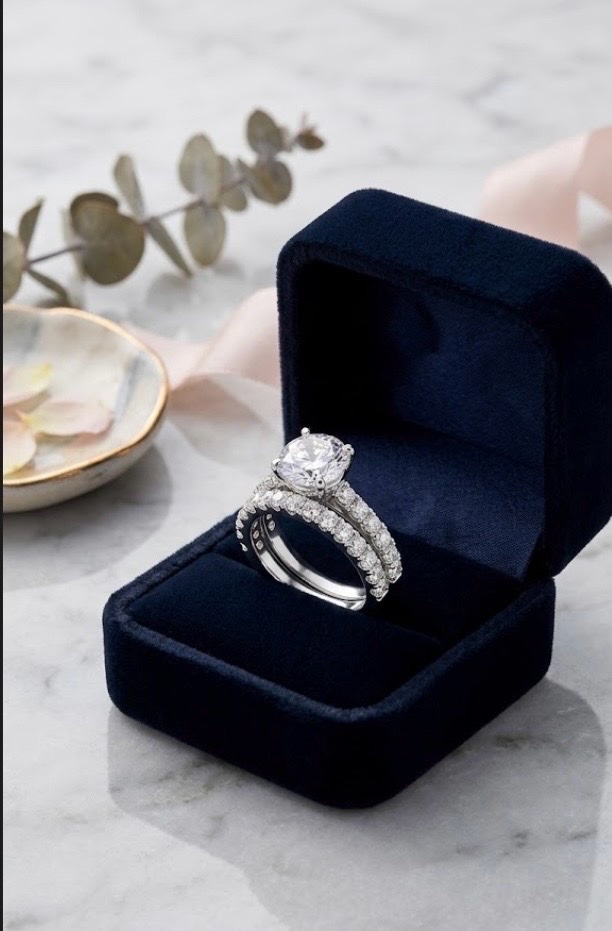 Bague avec solitaire 