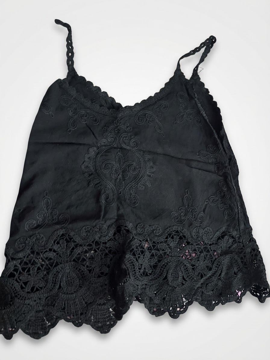 Pull noir