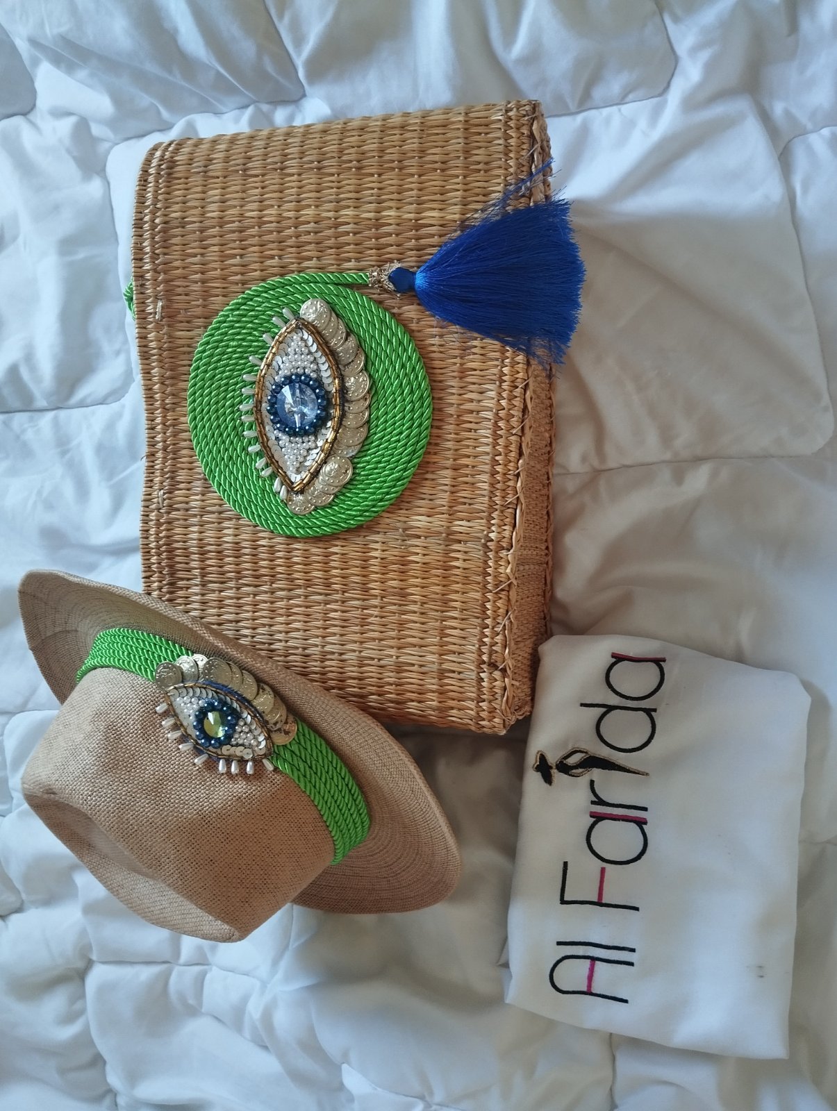 Couffin et chapeau 