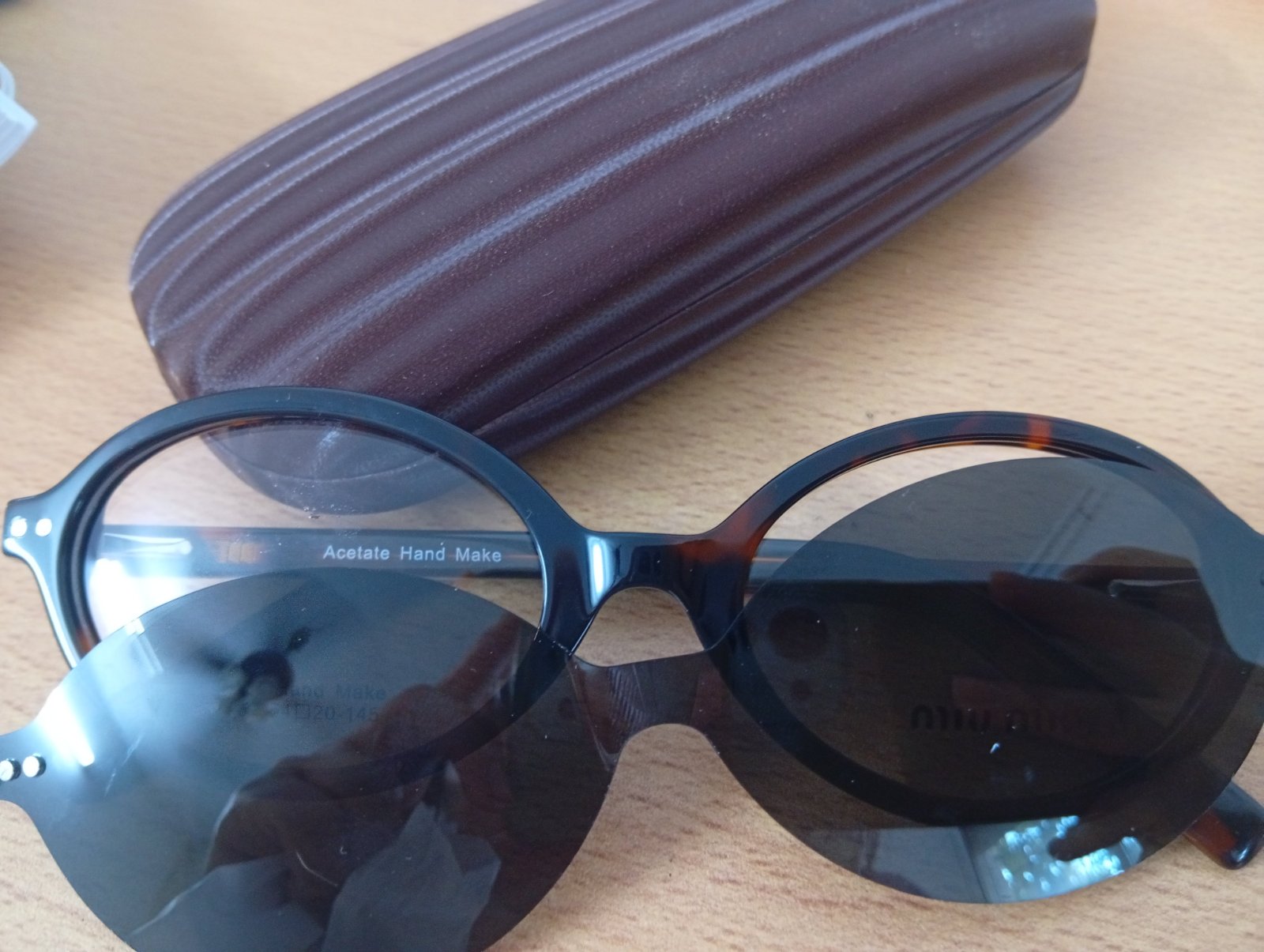 Lunette avec applique 