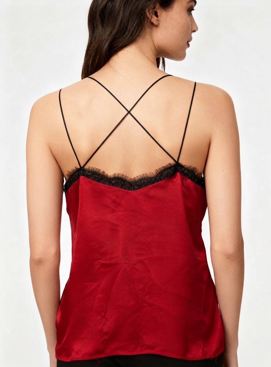 Top rouge satin tres classe 