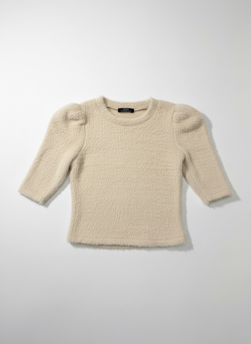 Top beige duveteux manches 3/4 bouffantes