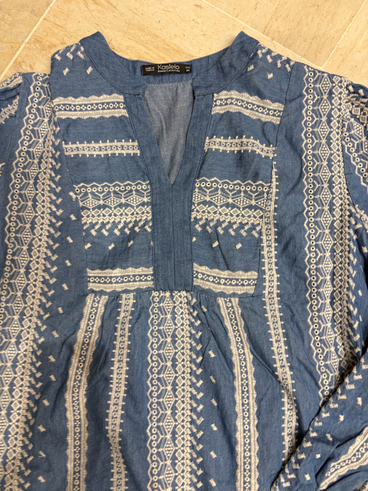 Robe en jeans avec broderie marque Kastello
