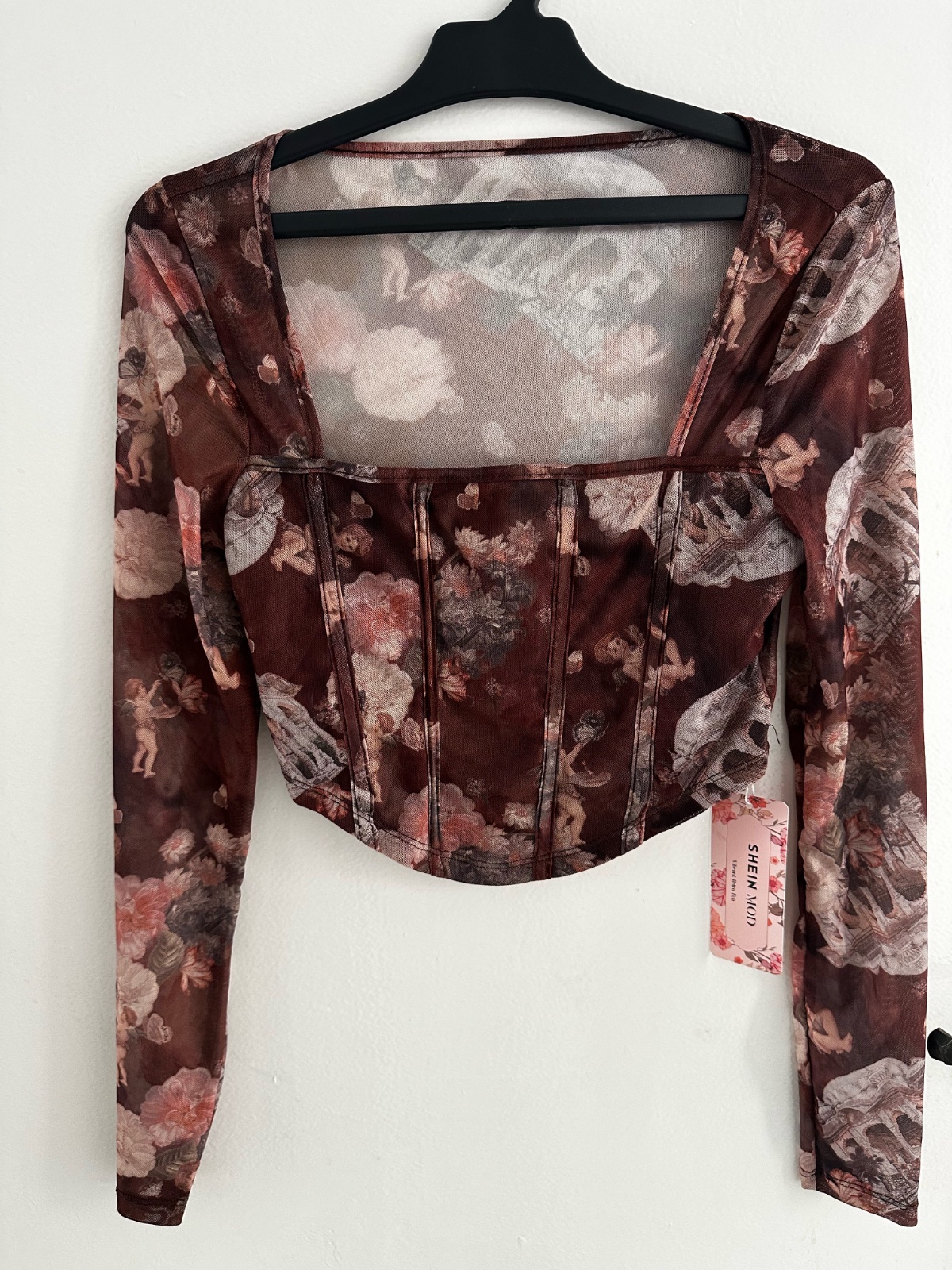Pull fleurit 