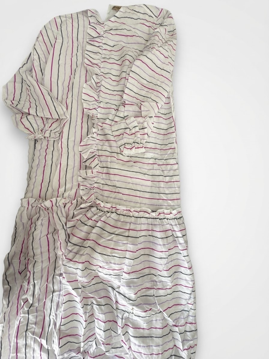 Tres belle robe avec ceinture Aker