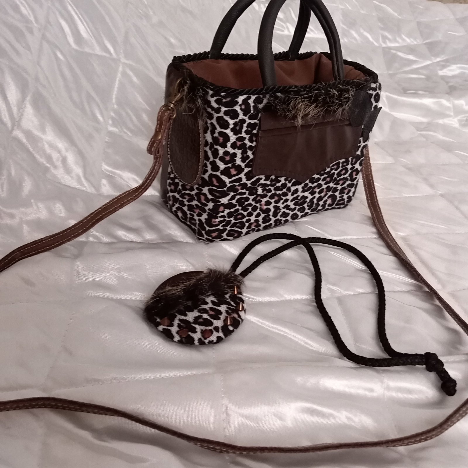 Sac à main + collier 