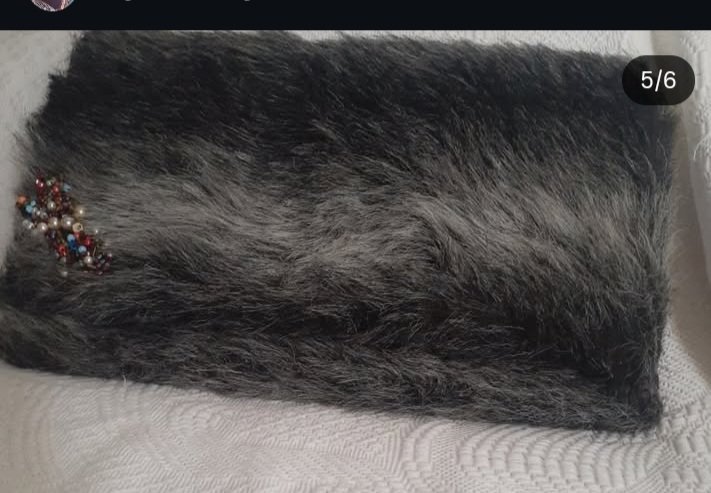 Pochette fausse fourrure 