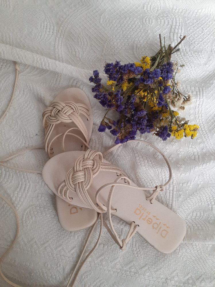 Sandales beige écru 