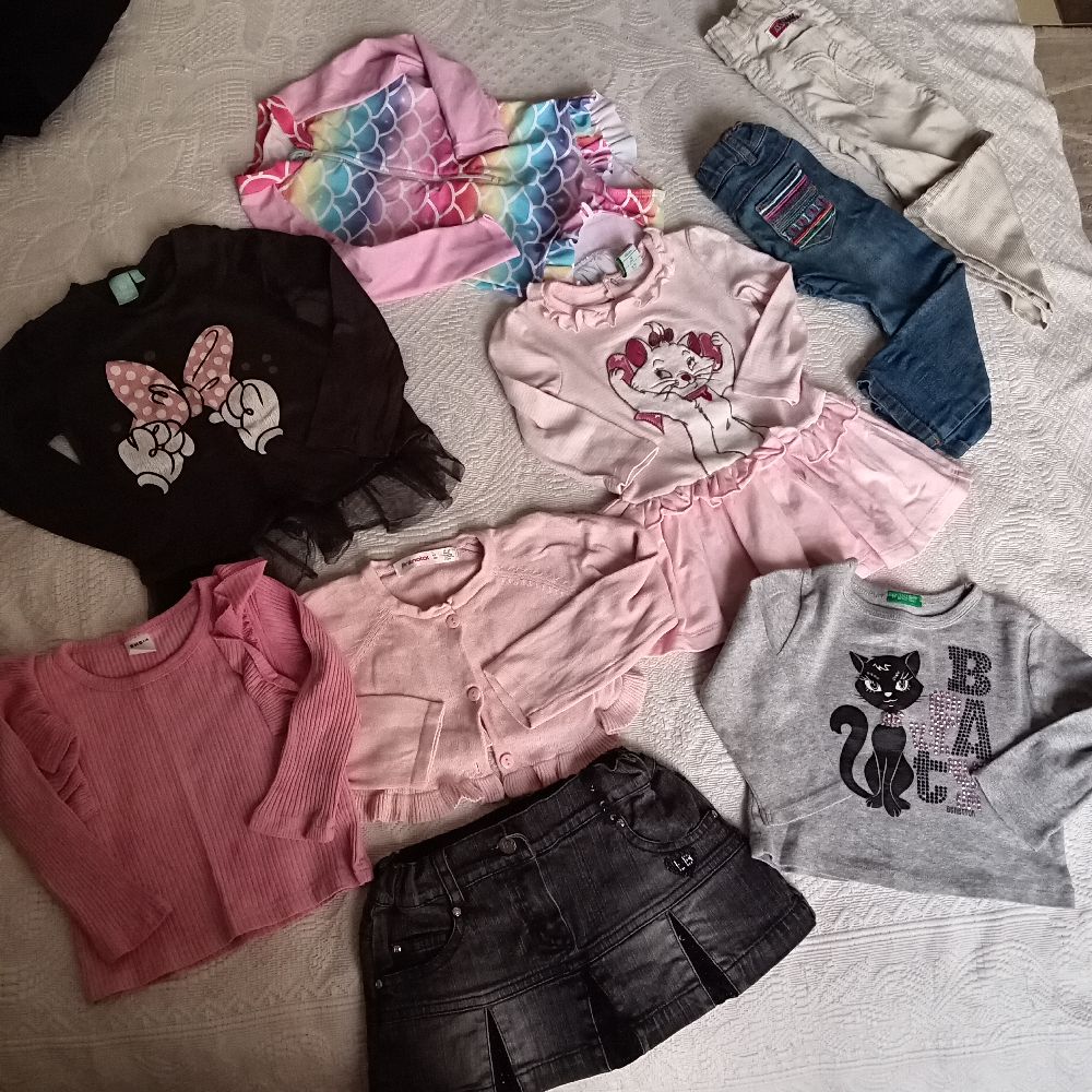 Lot  bébé fille 9 pièces  1 , 1.5 , 2 ans