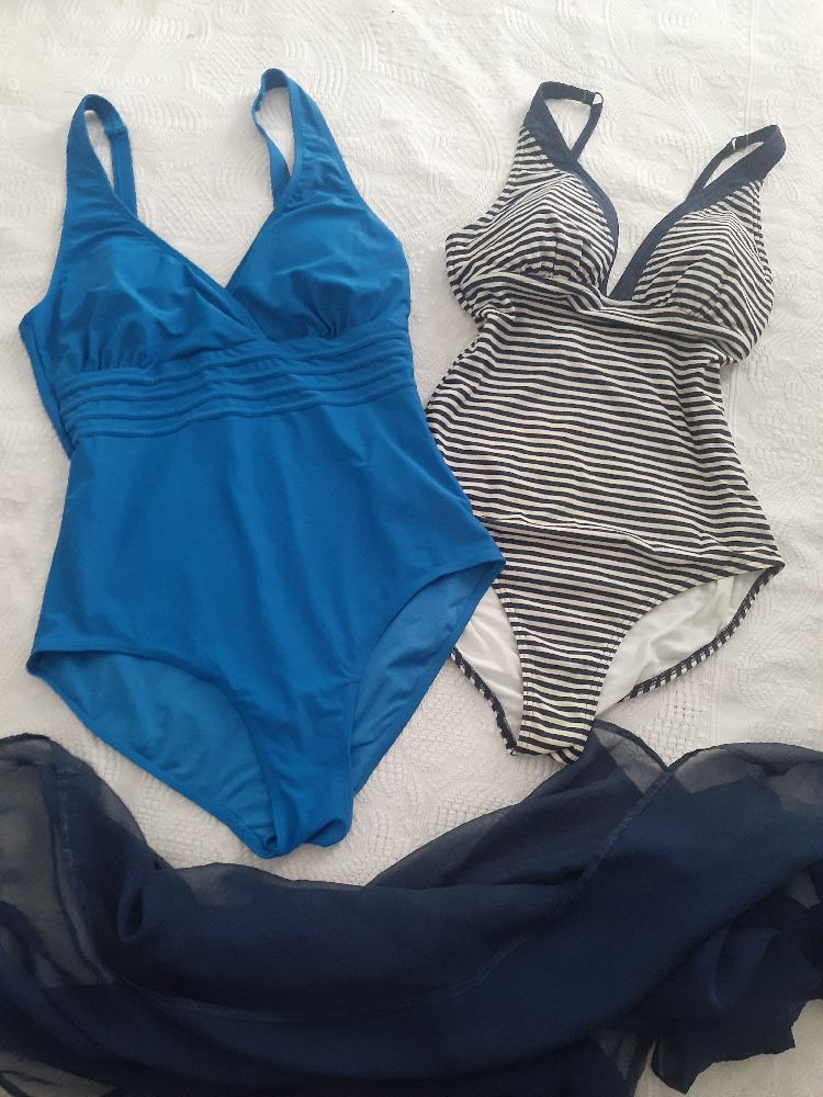 Lot 2 maillots  40/42