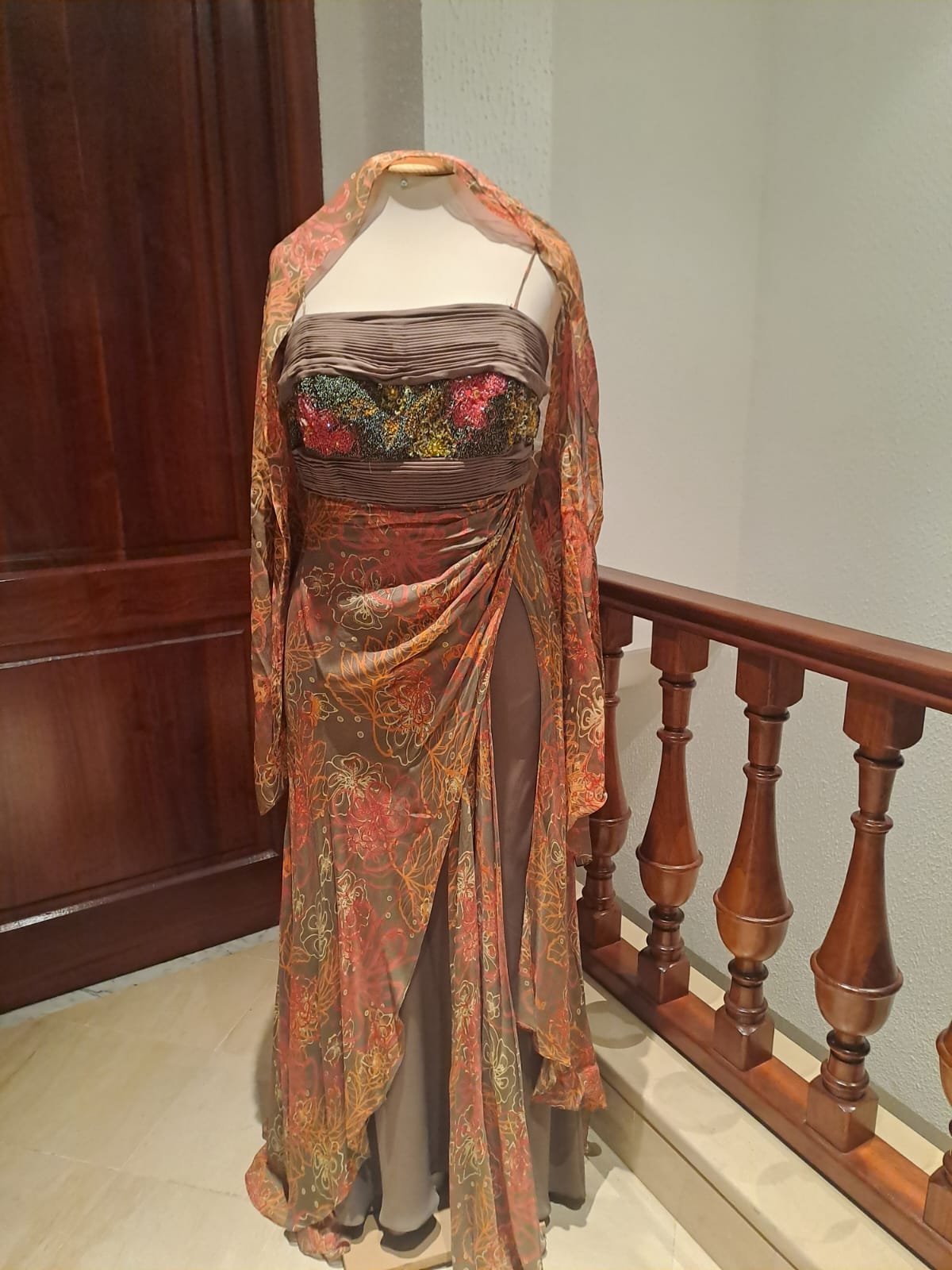 Robe de soirée avec chale