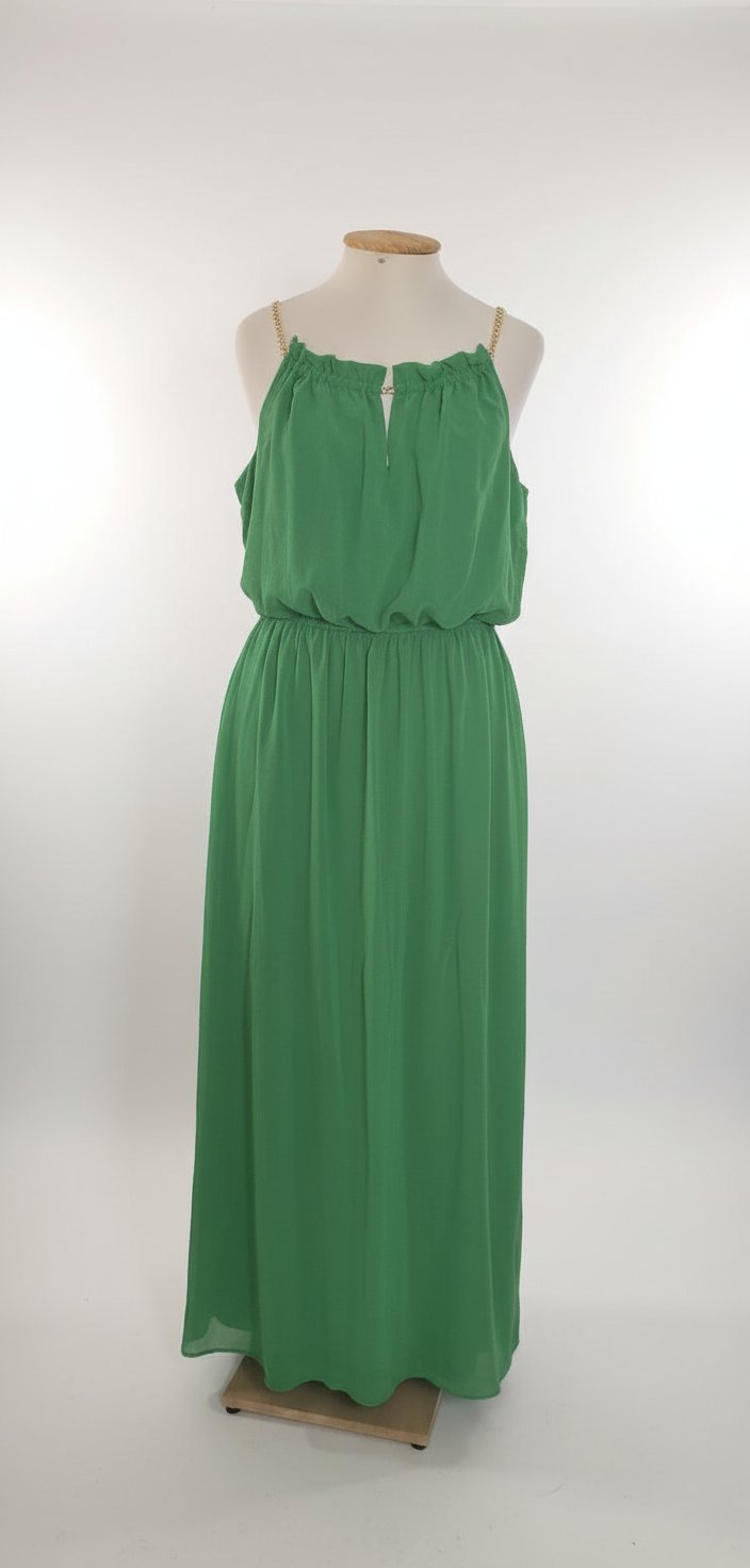 Robe longue en mousseline verte avec chaînes dorées 