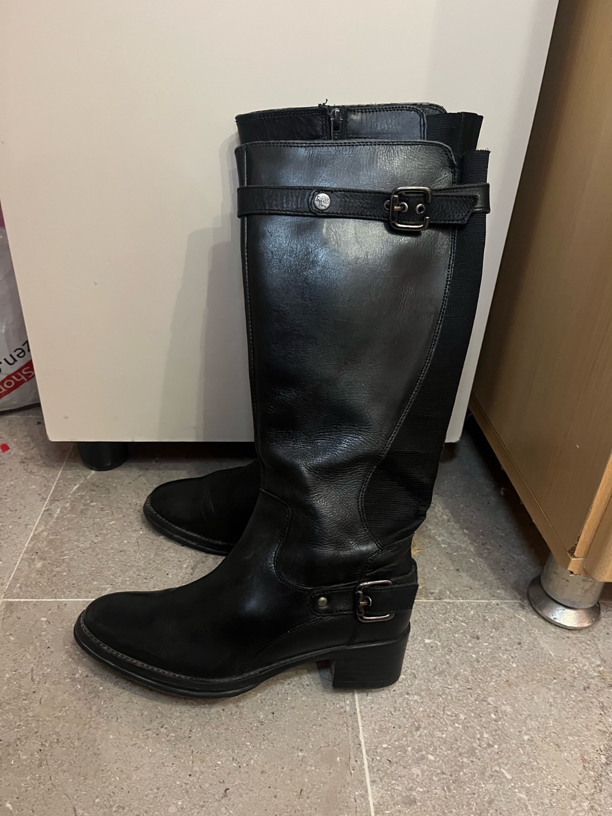 Bottes noir pointure 37-37,5