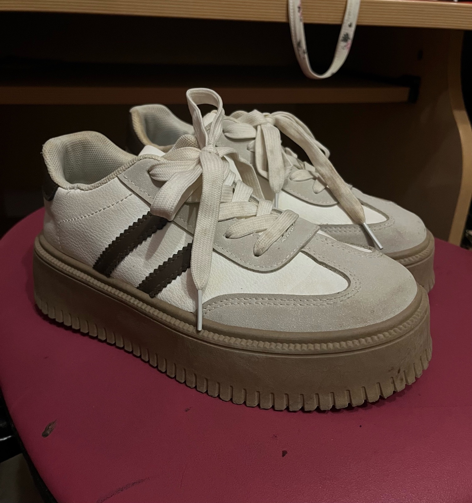 Sneakers pointure 36-36,5