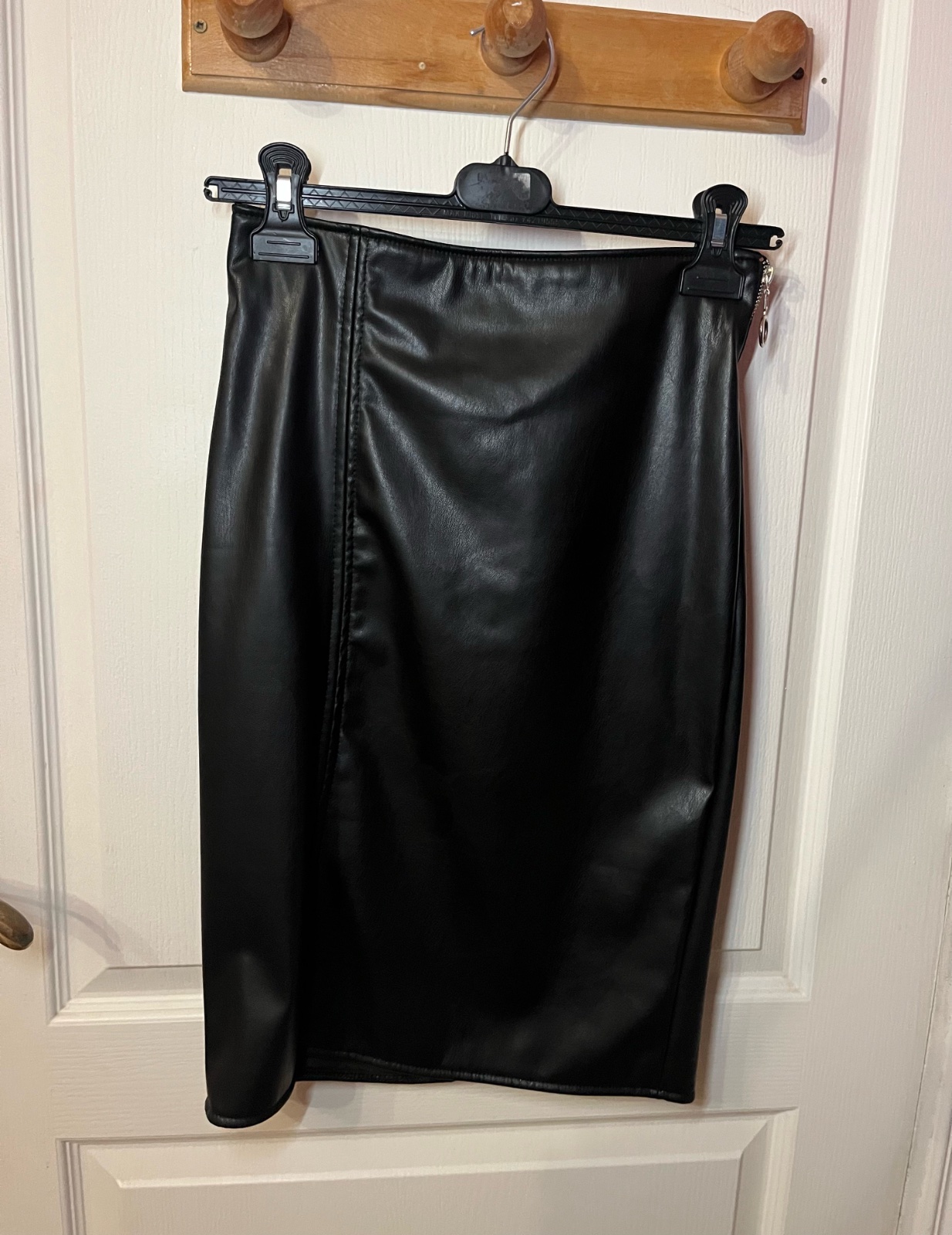 Jupr cuir taille M ( w aandi kaaba okhra taille L fel noir wel marron eli theb tkoli fi commentaire)