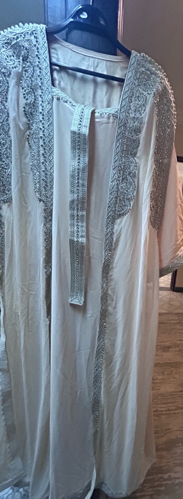 Caftan importee du Qatar 