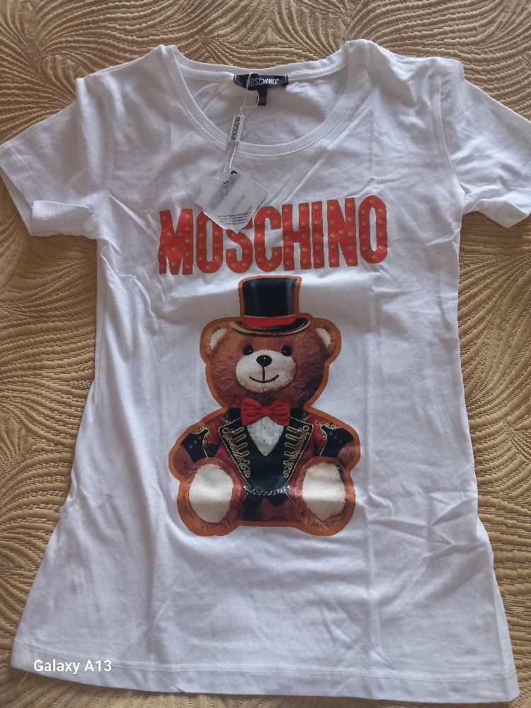 Pull moschino neuf