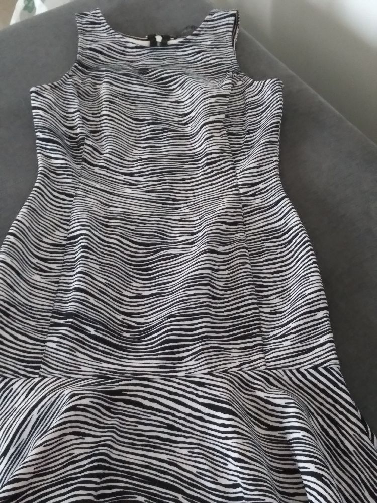 Robe noir et blanc 