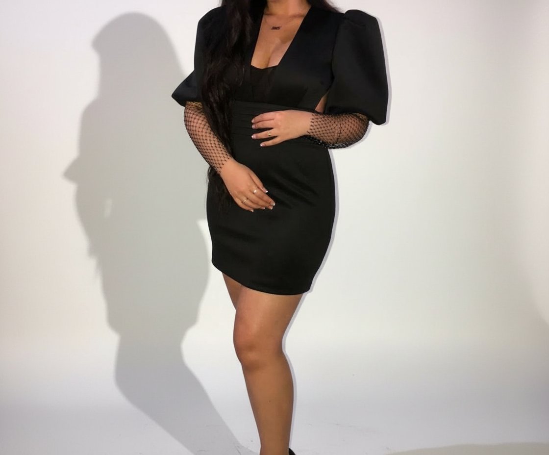 Robe avec les mains en strass