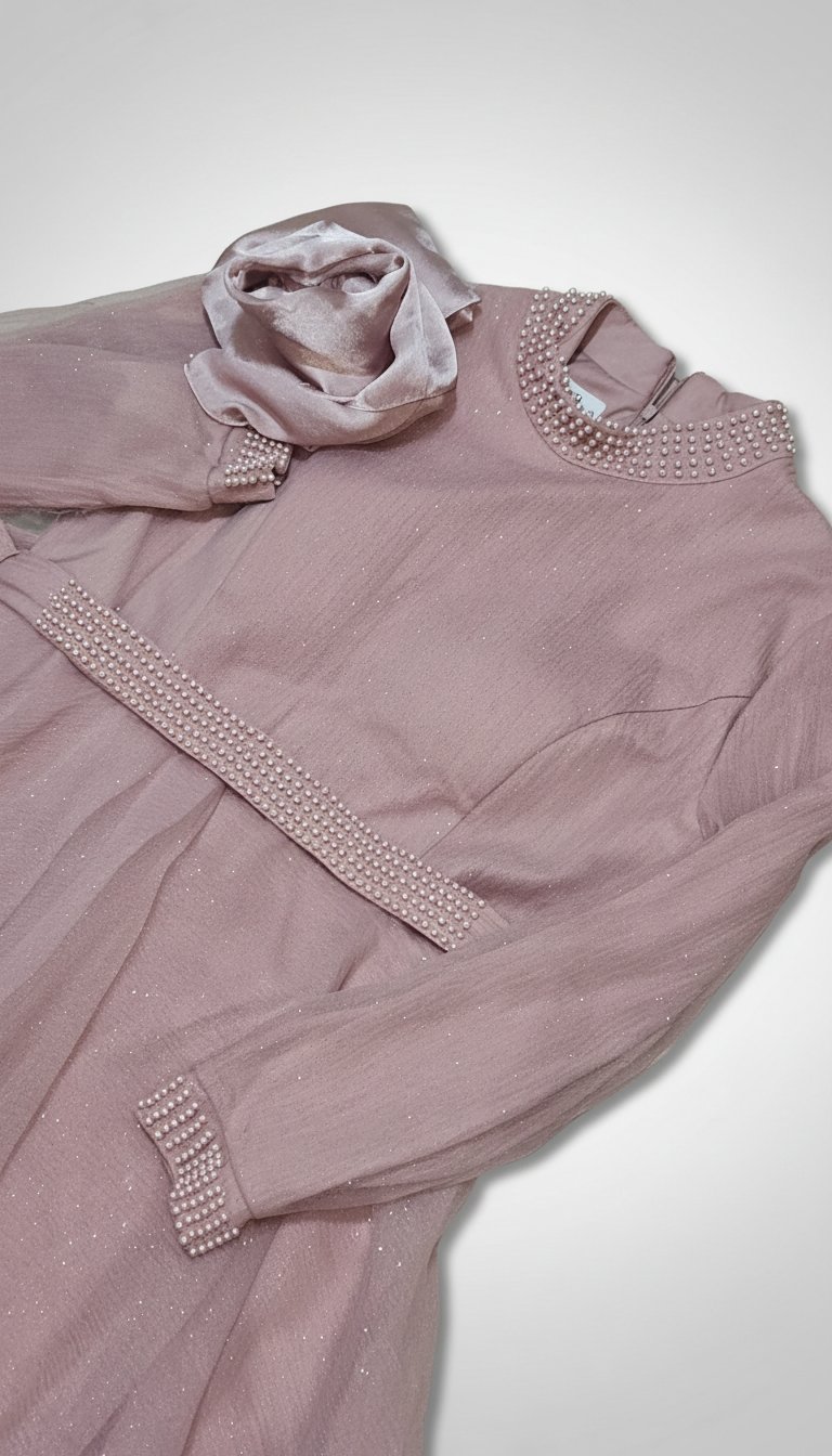 Robe rose très jolie avec foulard 
